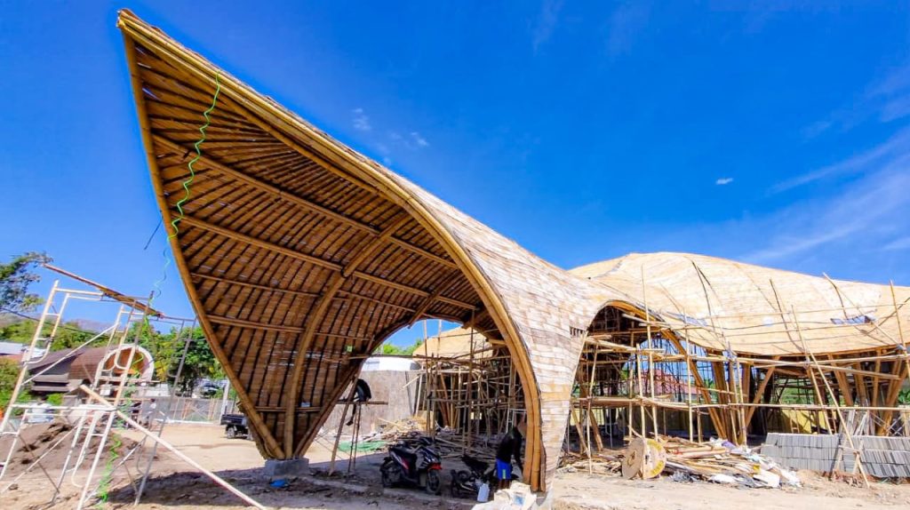 Sekolah Alam Lombok Menggabungkan Pembelajaran Lingkungan dengan Seni Lukis